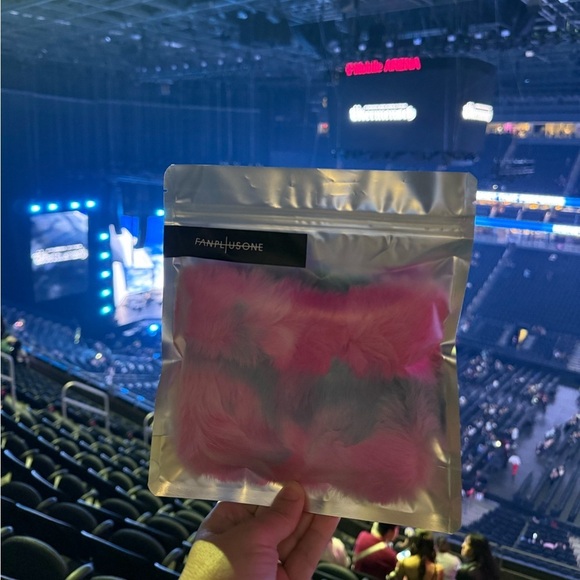 BIGBANG G-DRAGON Ubermensch Official MD LIGHT STICK CRADLE COVER Colorful Tour - Picture 2 of 2